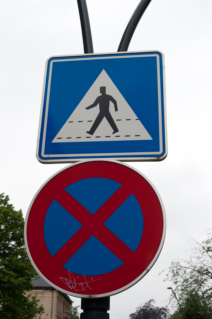 Bel_Pedestrian_Sign