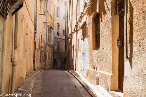 Lots of narrow alleys in the city center