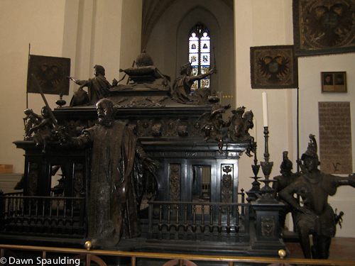 Ludwig IV's tomb